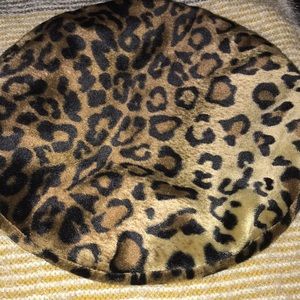 Reversible Leopard print Hat